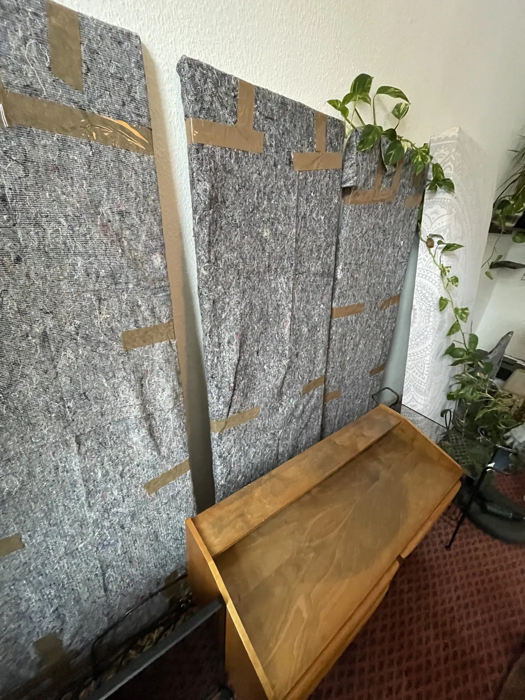 Foto aus einem Einsatz von Kaps und Jungs: Wände und Möbel mit Filzdecken geschützt